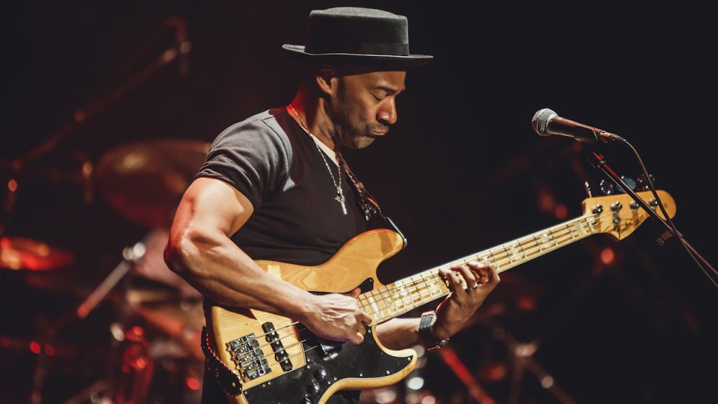 Marcus Miller - een dip in je handpan beoefening